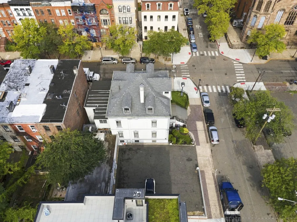 37 CLINTON AVE Jersey City, NJ 07304