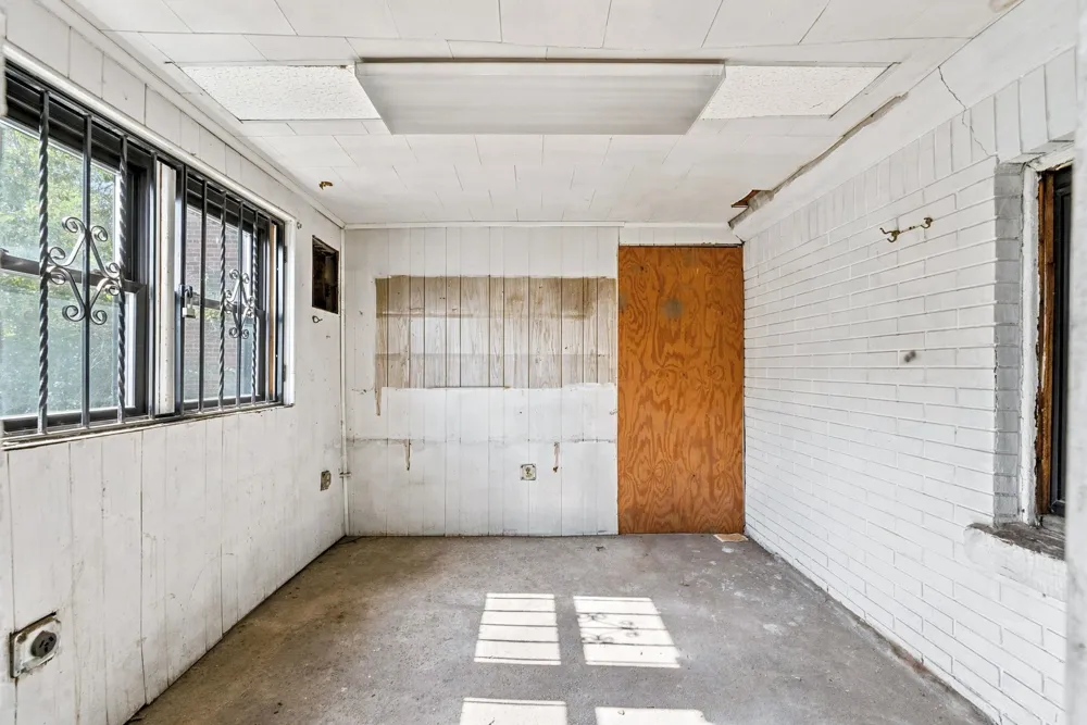 37 CLINTON AVE Jersey City, NJ 07304