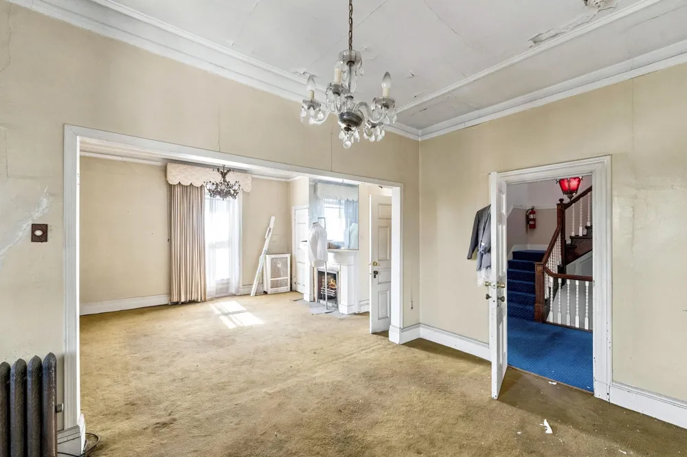 37 CLINTON AVE Jersey City, NJ 07304