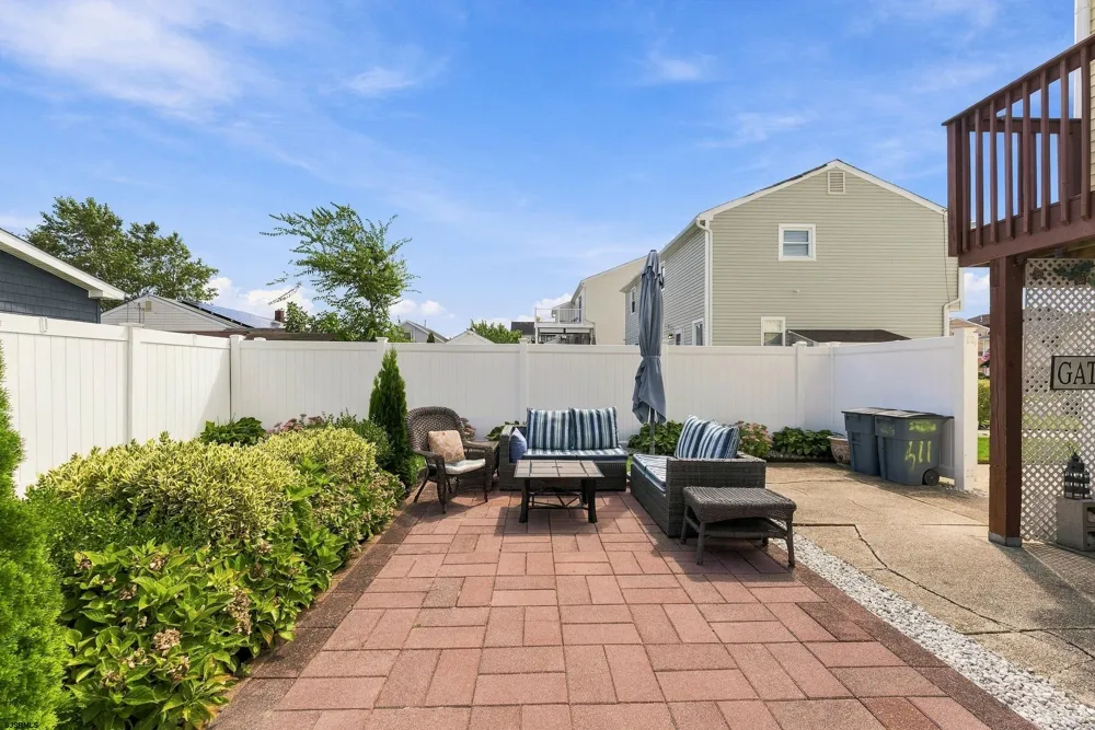 611 N Cambridge Ave Ventnor Heights, NJ 08406