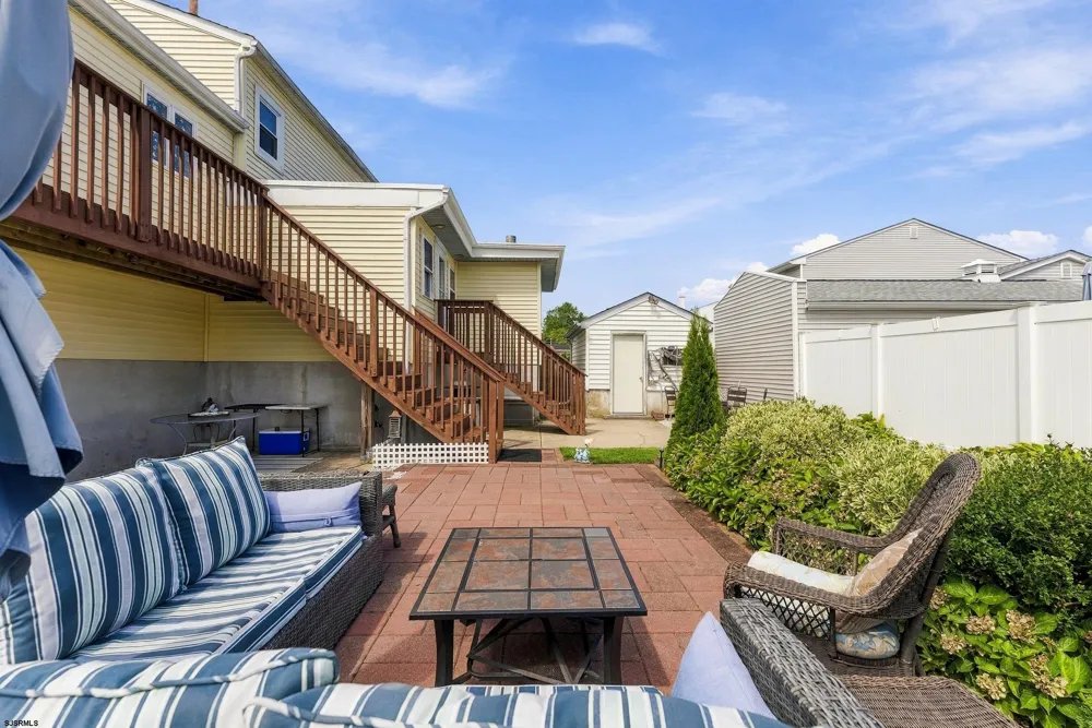 611 N Cambridge Ave Ventnor Heights, NJ 08406