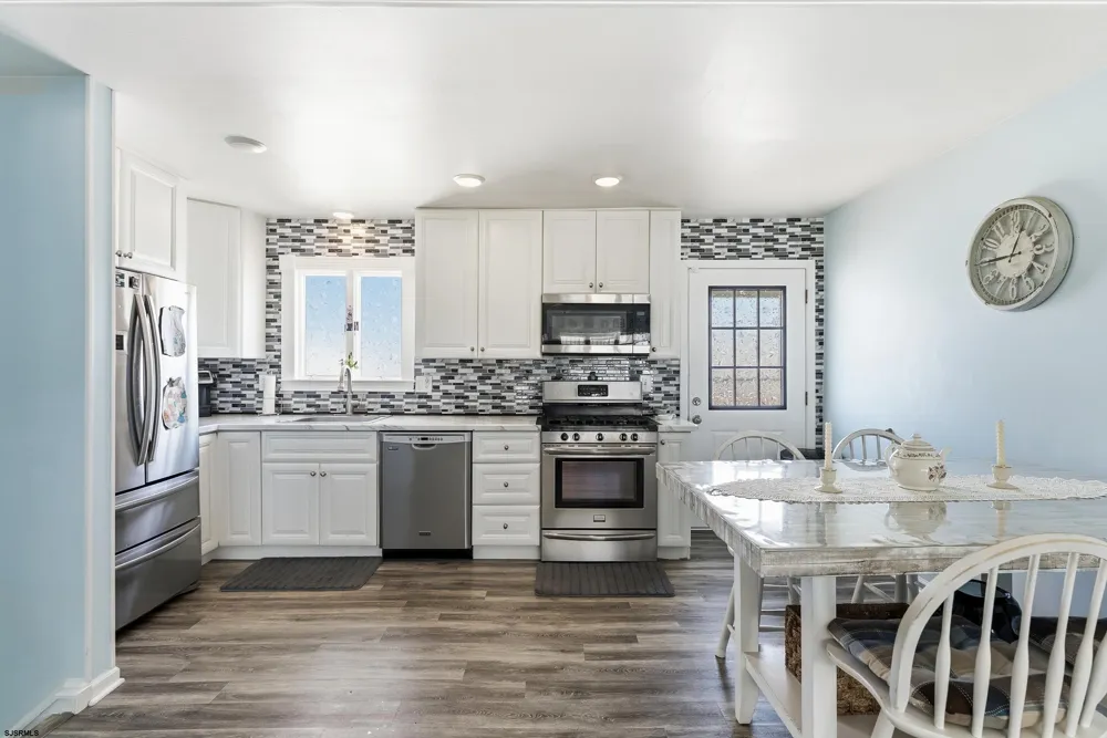 611 N Cambridge Ave Ventnor Heights, NJ 08406