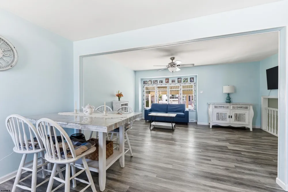 611 N Cambridge Ave Ventnor Heights, NJ 08406
