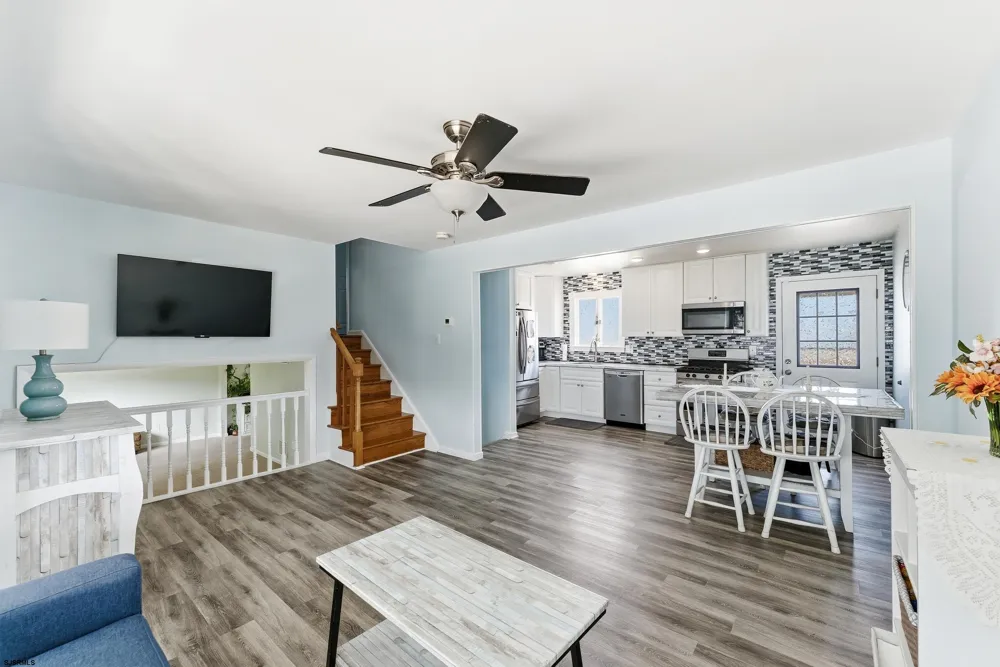 611 N Cambridge Ave Ventnor Heights, NJ 08406