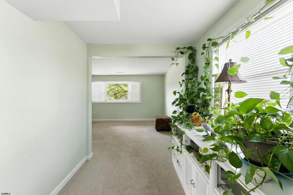 611 N Cambridge Ave Ventnor Heights, NJ 08406