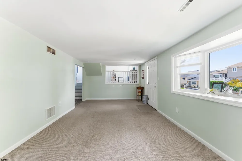 611 N Cambridge Ave Ventnor Heights, NJ 08406
