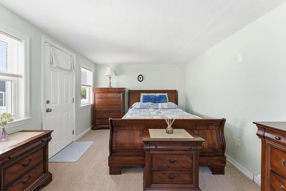 611 N Cambridge Ave Ventnor Heights, NJ 08406