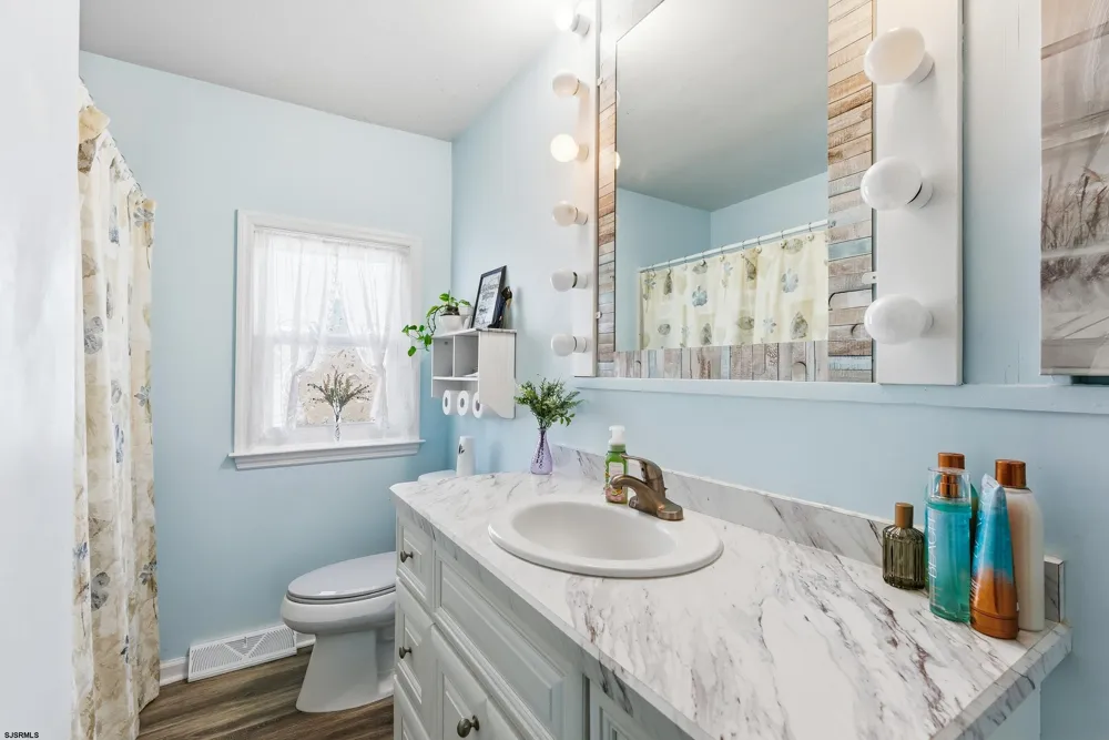 611 N Cambridge Ave Ventnor Heights, NJ 08406