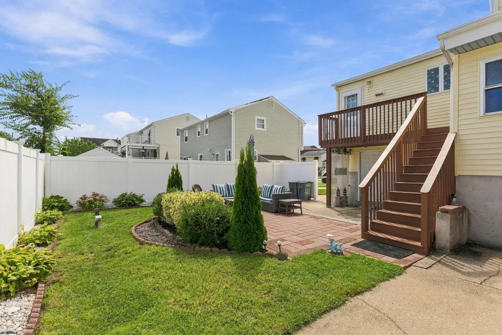 611 N Cambridge Ave Ventnor Heights, NJ 08406