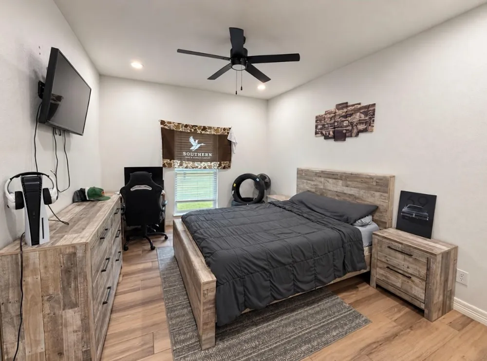 375 County Road 725 Buna, TX 77612