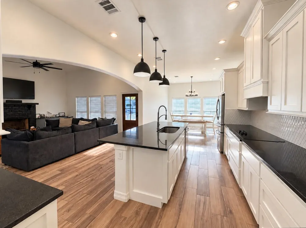 375 County Road 725 Buna, TX 77612