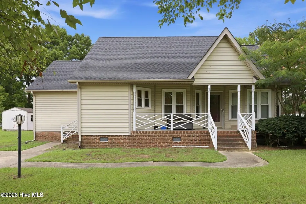 566 Ridge Drive Winterville, NC 28590