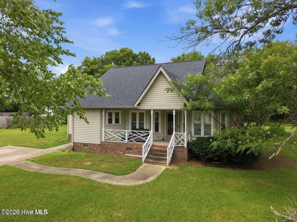 566 Ridge Drive Winterville, NC 28590