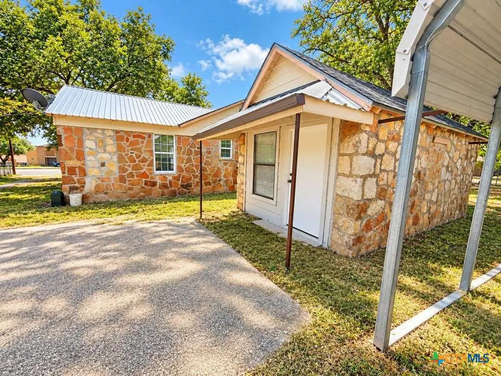 1115 W Main Street Gatesville, TX 76528