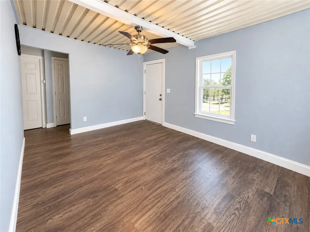 1115 W Main Street Gatesville, TX 76528