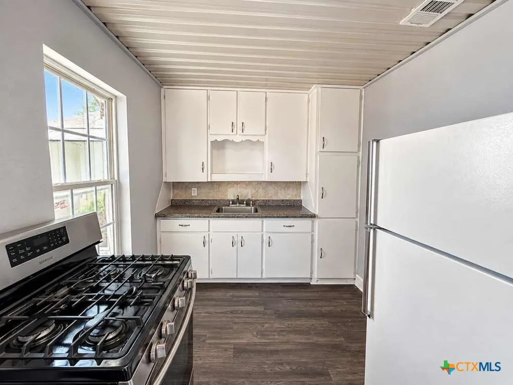 1115 W Main Street Gatesville, TX 76528