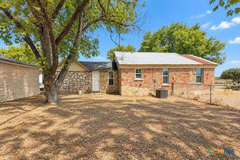 1115 W Main Street Gatesville, TX 76528
