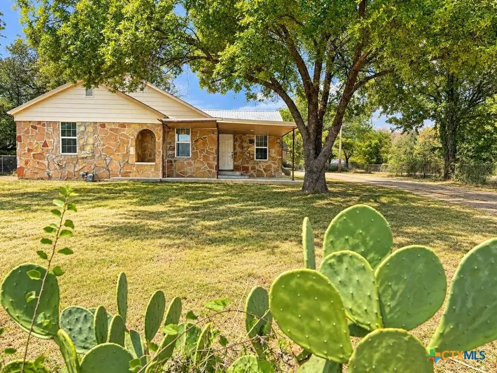1115 W Main Street Gatesville, TX 76528