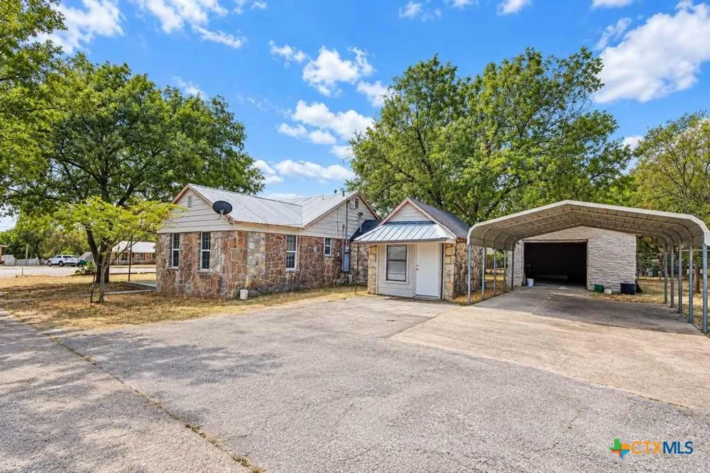 1115 W Main Street Gatesville, TX 76528