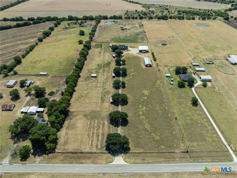 5112 Old Caufield Ranch Road McGregor, TX 76657