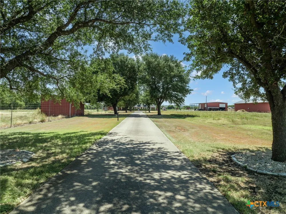 5112 Old Caufield Ranch Road McGregor, TX 76657