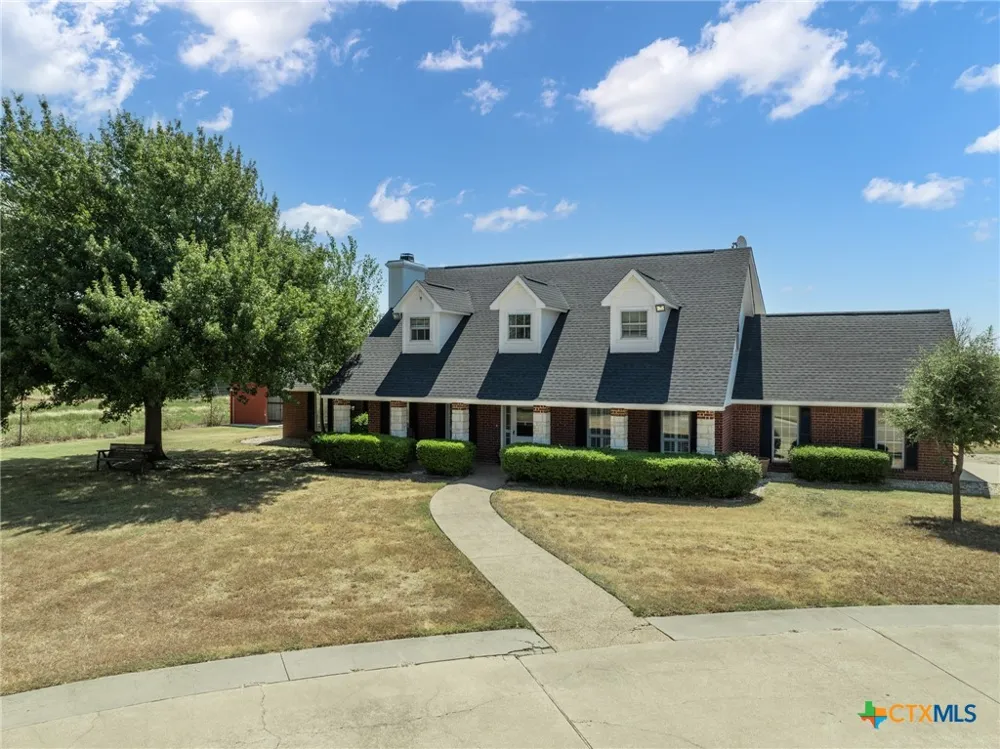 5112 Old Caufield Ranch Road McGregor, TX 76657