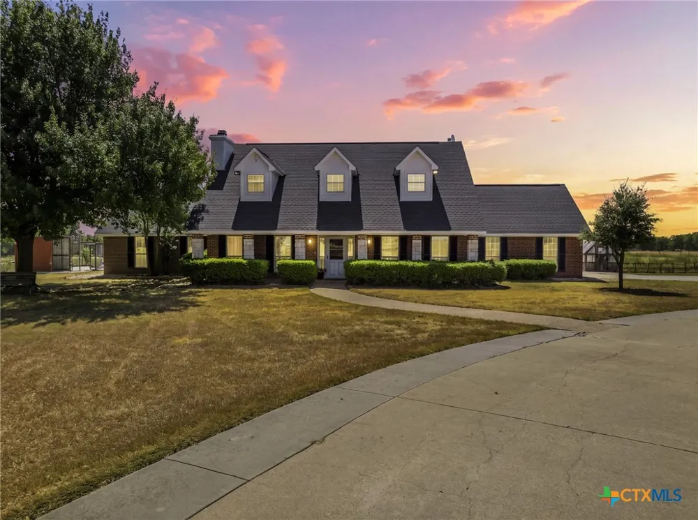 5112 Old Caufield Ranch Road McGregor, TX 76657