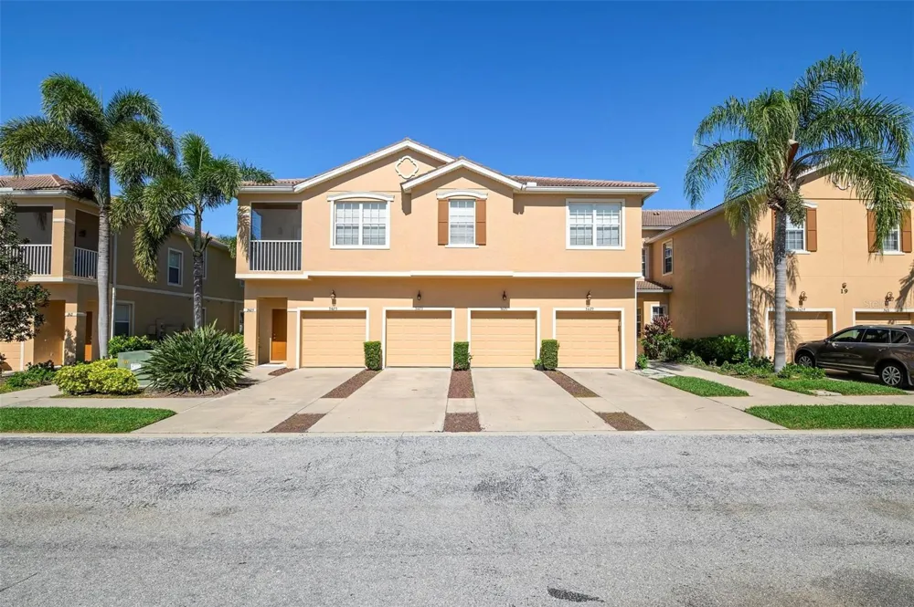 3423 PARK RIDGE CIRCLE #19-101 Sarasota, FL 34243