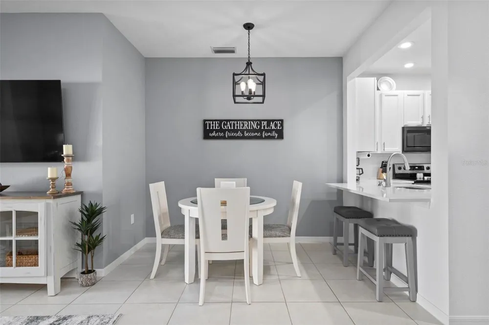 3423 PARK RIDGE CIRCLE #19-101 Sarasota, FL 34243