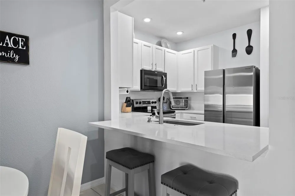 3423 PARK RIDGE CIRCLE #19-101 Sarasota, FL 34243
