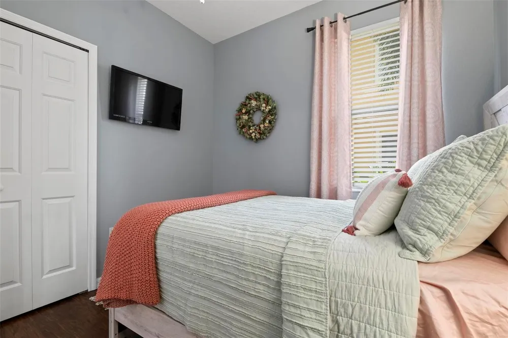 3423 PARK RIDGE CIRCLE #19-101 Sarasota, FL 34243