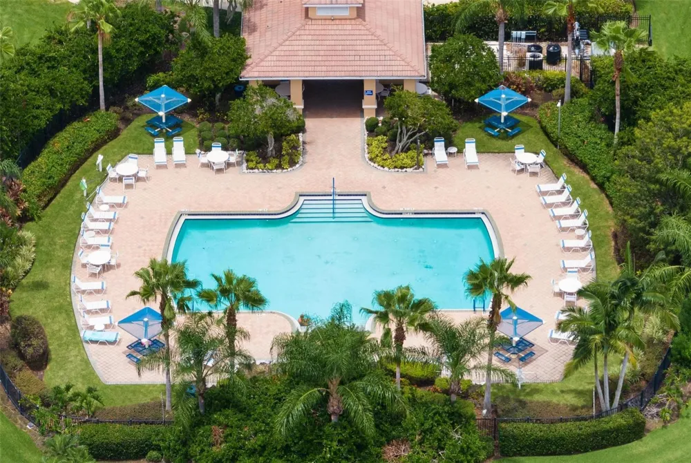 3423 PARK RIDGE CIRCLE #19-101 Sarasota, FL 34243