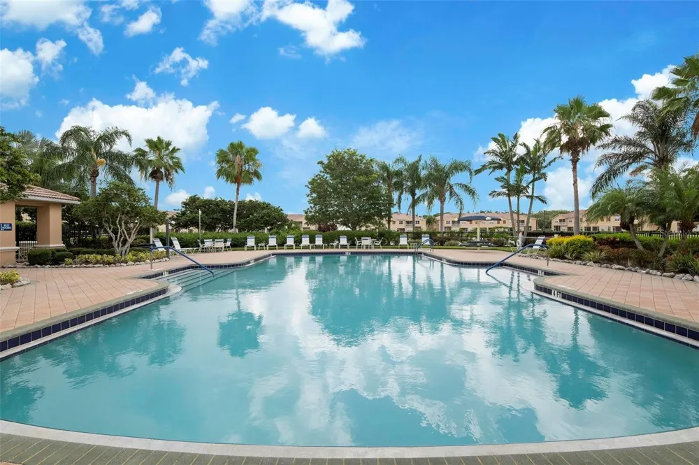 3423 PARK RIDGE CIRCLE #19-101 Sarasota, FL 34243