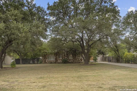 144 Greenlawn Dr