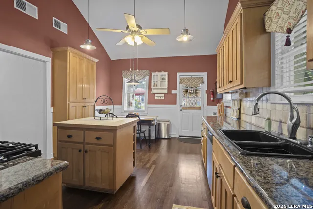 144 Greenlawn Dr San Antonio, TX 78201
