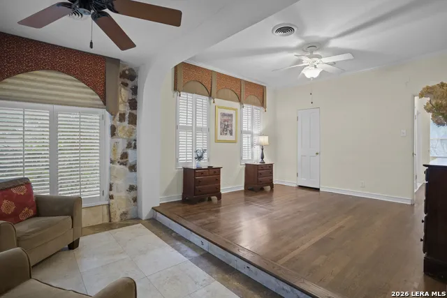 144 Greenlawn Dr San Antonio, TX 78201