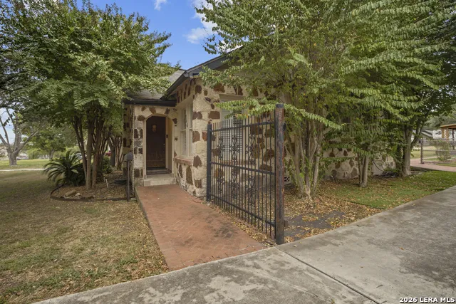 144 Greenlawn Dr San Antonio, TX 78201