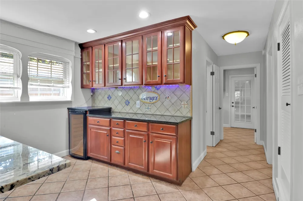 2706 Oak Cliff Lane Arlington, TX 76012