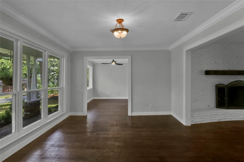 2706 Oak Cliff Lane Arlington, TX 76012