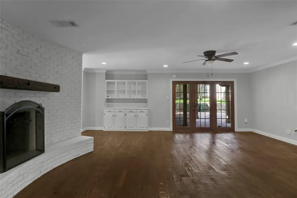 2706 Oak Cliff Lane Arlington, TX 76012