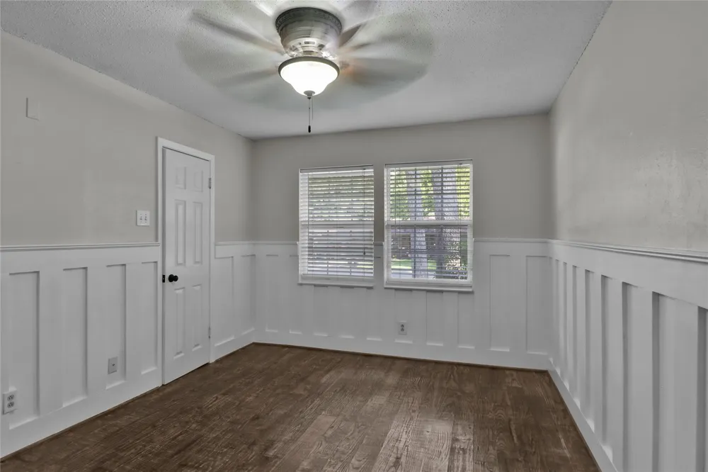 2706 Oak Cliff Lane Arlington, TX 76012
