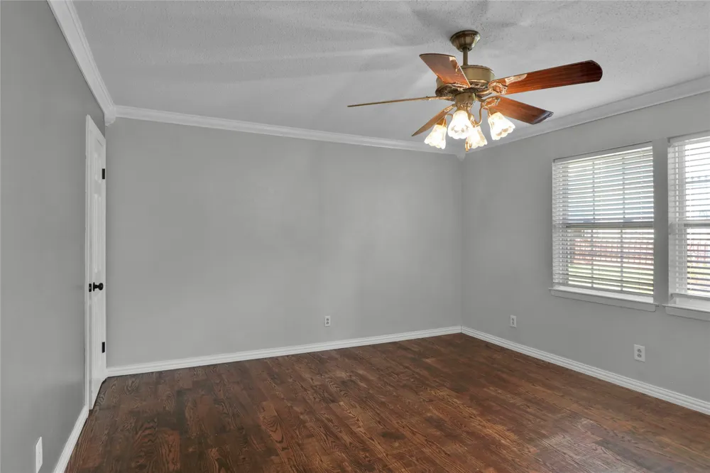 2706 Oak Cliff Lane Arlington, TX 76012