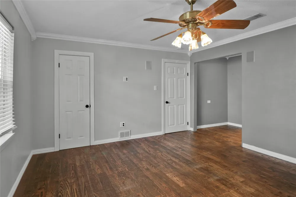 2706 Oak Cliff Lane Arlington, TX 76012