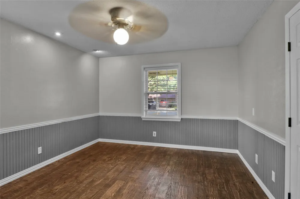 2706 Oak Cliff Lane Arlington, TX 76012