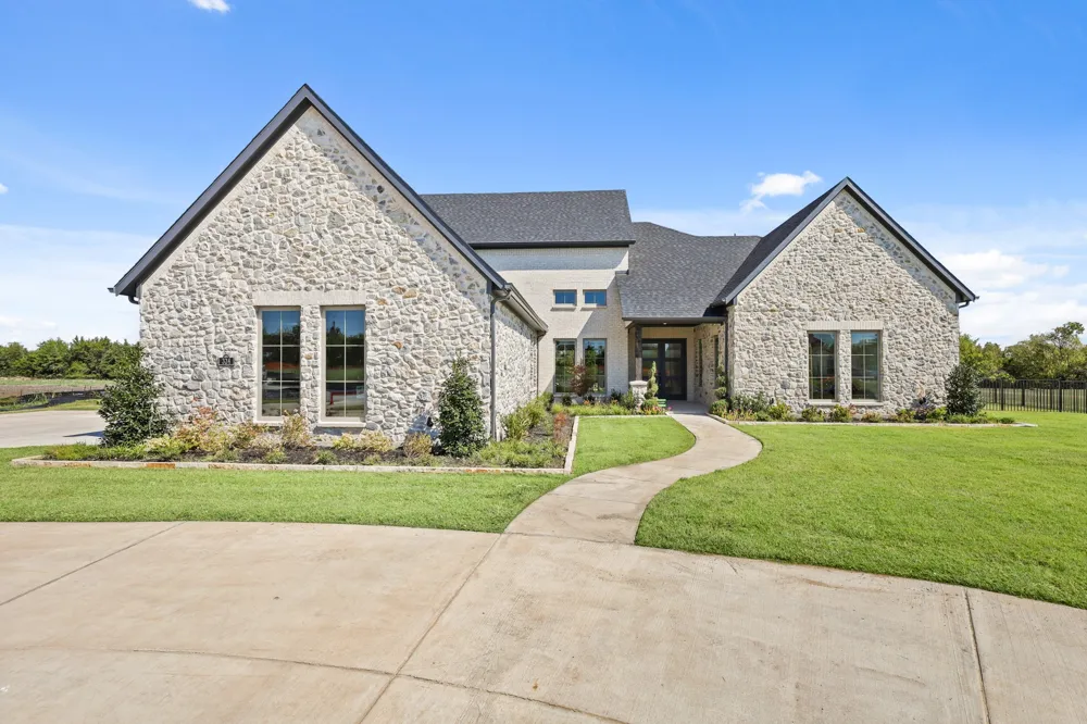 324 Chapel View Court Heath, TX 75032
