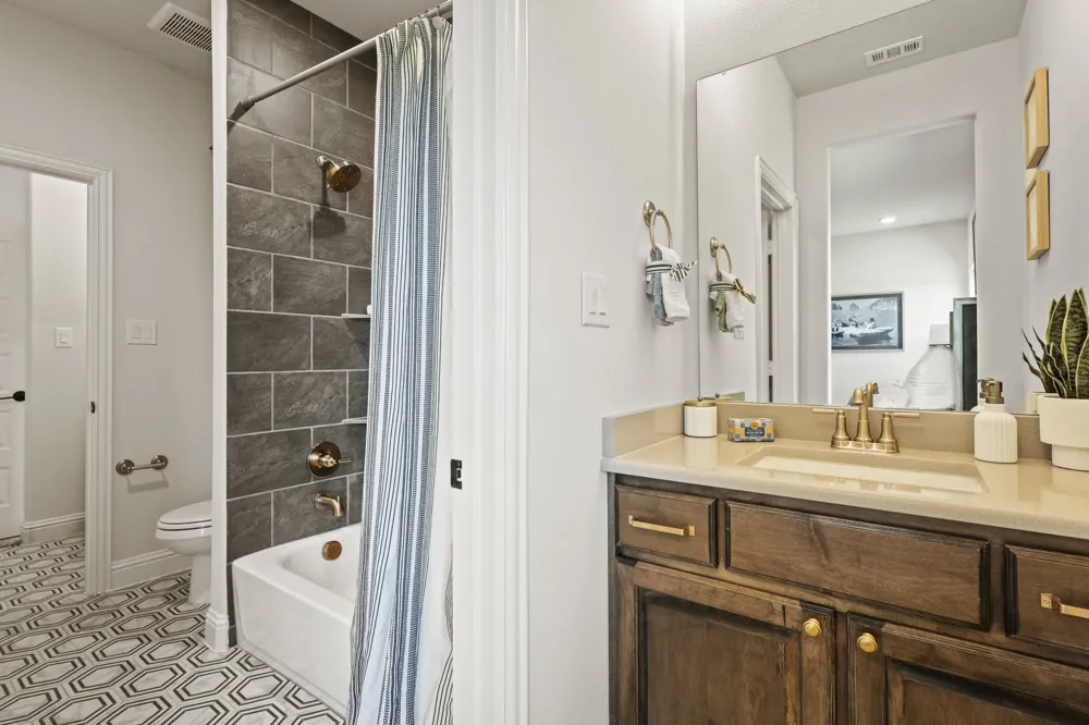 324 Chapel View Court Heath, TX 75032