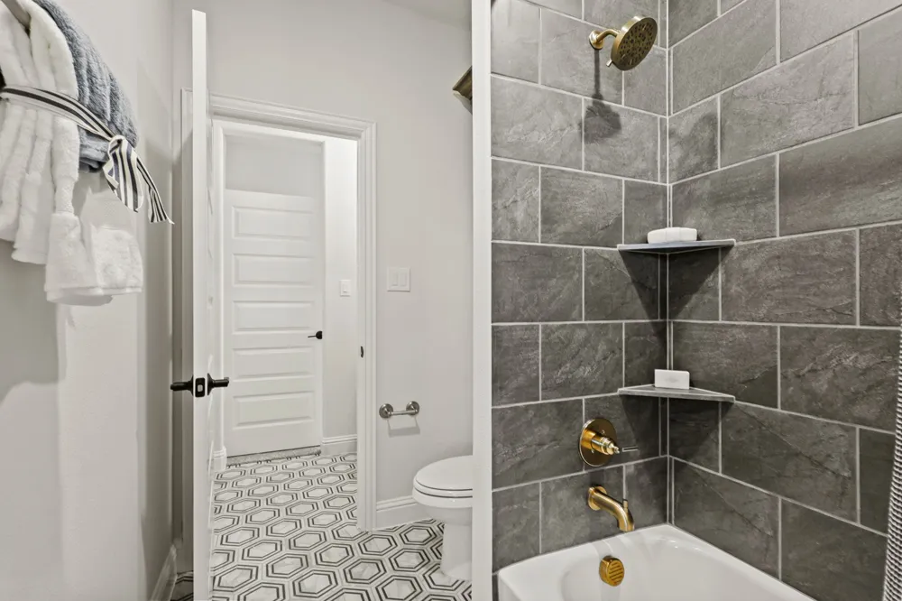 324 Chapel View Court Heath, TX 75032
