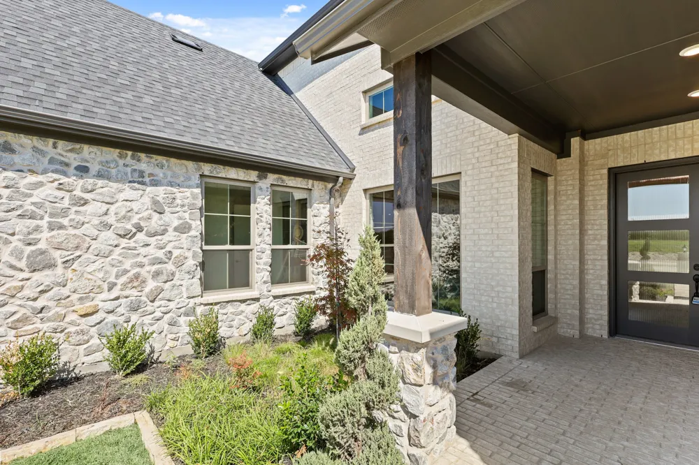 324 Chapel View Court Heath, TX 75032