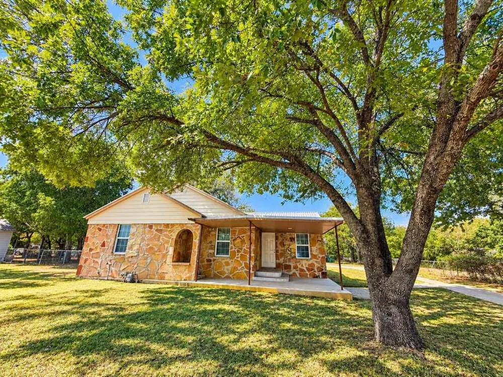 1115 W Main Street Gatesville, TX 76528