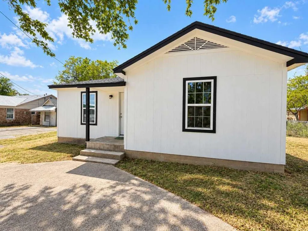 1115 W Main Street Gatesville, TX 76528
